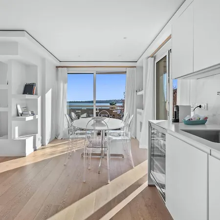 Ref 2033 - - Sumptuous Penthouse With Sea View For Rent Cannes
