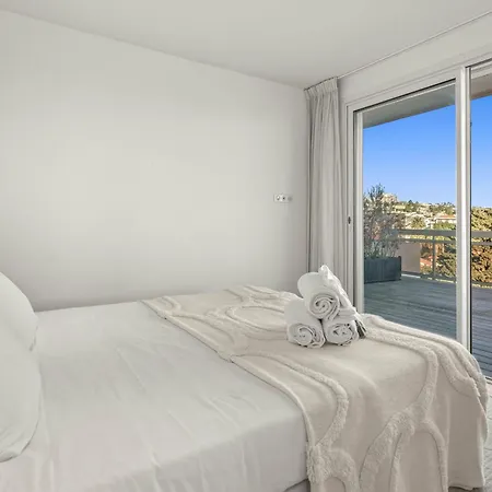 Appartement Ref 2033 - - Sumptuous Penthouse With Sea View For Rent Cannes