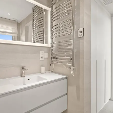 Apartmán Ref 2033 - - Sumptuous Penthouse With Sea View For Rent Cannes