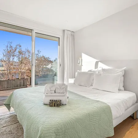 Appartement Ref 2033 - - Sumptuous Penthouse With Sea View For Rent *