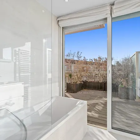 Ref 2033 - - Sumptuous Penthouse With Sea View For Rent