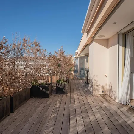 Ref 2033 - - Sumptuous Penthouse With Sea View For Rent * Cannes