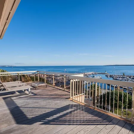 Ref 2033 - - Sumptuous Penthouse With Sea View For Rent *