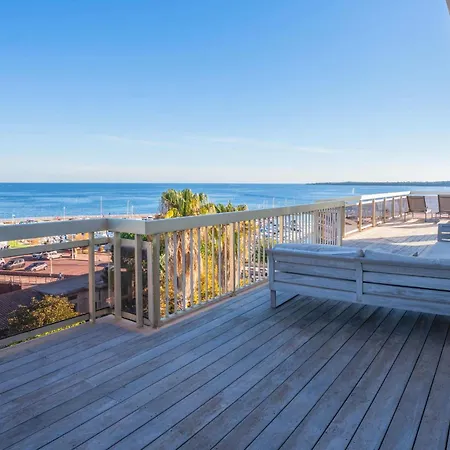 Appartement Ref 2033 - - Sumptuous Penthouse With Sea View For Rent Cannes