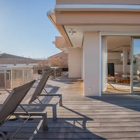 Ref 2033 - - Sumptuous Penthouse With Sea View For Rent Cannes