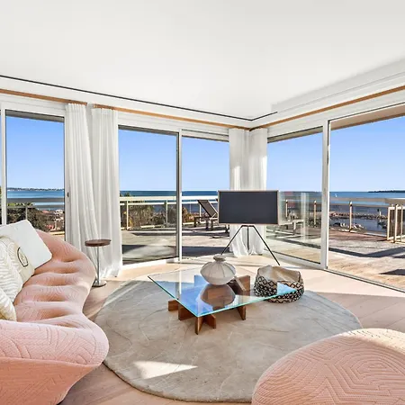 דירה Ref 2033 - - Sumptuous Penthouse With Sea View For Rent