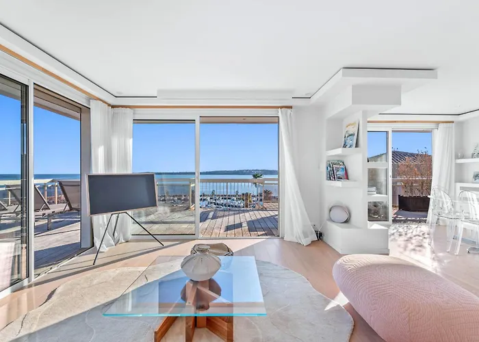 Apartment Ref 2033 - - Sumptuous Penthouse With Sea View For Rent