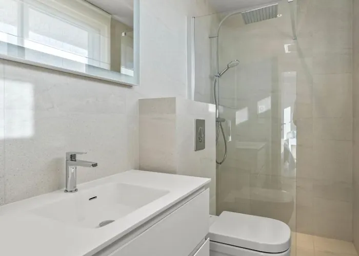 Apartment Ref 2033 - - Sumptuous Penthouse With Sea View For Rent