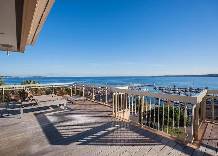 Ref 2033 - - Sumptuous Penthouse With Sea View For Rent *
