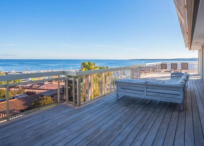 Apartment Ref 2033 - - Sumptuous Penthouse With Sea View For Rent Cannes